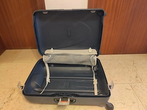 ZU VERSCHENKEN: Hartschalenkoffer Samsonite, funktioniert normal Bild 2