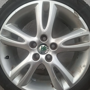 Original Skoda 17 Zoll Alufelgen 7Jx17 ET46 mit Hankook Sommerreifen (DOT 4921). Reifen sind abgefah Bild 10