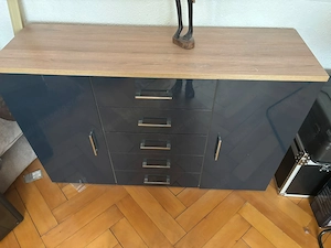 Kleiderschrank, Kommode und 2 Nachtkästchen Bild 4