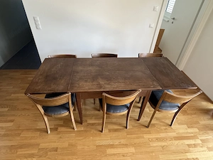 Tisch und Stühle Bild 2
