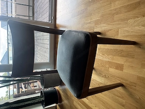 Tisch und Stühle Bild 3