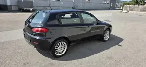 Alfa Romeo 147  1,6 Benzin. Bj:2010  Bild 3