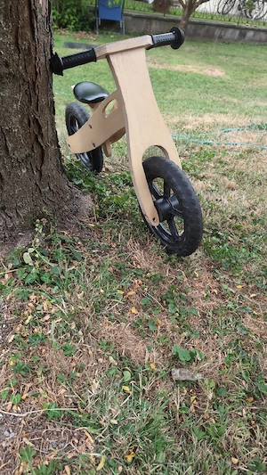Hübsches Holz-Laufrad   Perfekt für kleine Entdecker! Bild 3