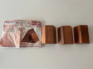 Trickpuzzel Pyramiden Puzzle aus 3 Teilen Bild 2