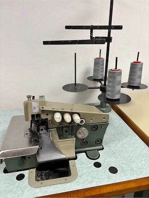 Rimoldi Overlock Maschine Bild 2