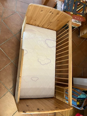 Gitterbett Kinderbett  Vollholz 140 x 70 mit Matratze  Bild 4