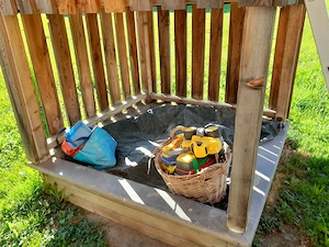 Spielhaus mit Sandkasten  Bild 2