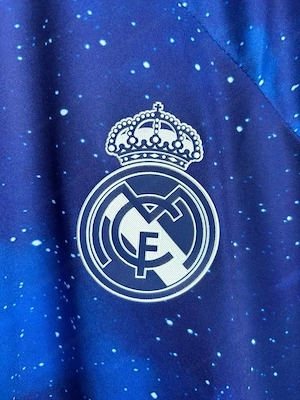 Real Madrid Herrentrikot Gr. L Bild 6