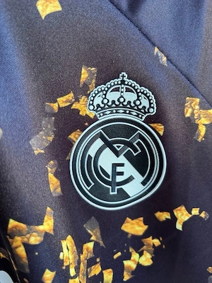 Real Madrid Herrentrikot Gr. L Bild 4