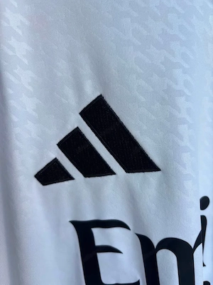 Real Madrid Herrentrikot NEU mit Mbappe Aufdruck Bild 4