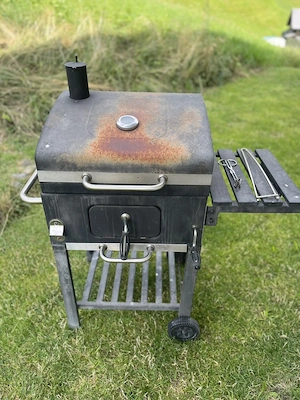 Holzkohlegrill mit Thermometer - gebraucht