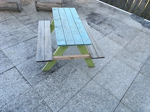 Kindertisch Bild 2