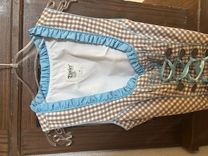 braun-weiß kariertes Distler Dirndl mit blauer Schürze Bild 3