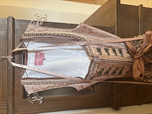 Altrosa Krüger Dirndl Bild 2