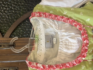 Grün-Pinkes Kinder Dirndl mit Bluse Bild 3
