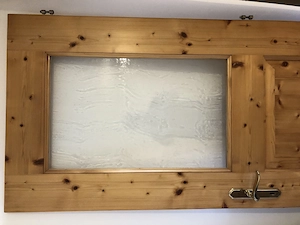 Türe mit Rahmen mit Glasfenster Bild 5
