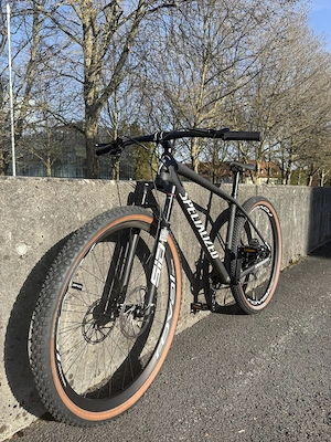 Neuwertiges Mountainbike zu verkaufen Bild 2