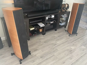 Sonus Faber CREMONA M  (We are a Hi-Fi Store. Visit Our web : www.stereotecnica .com )