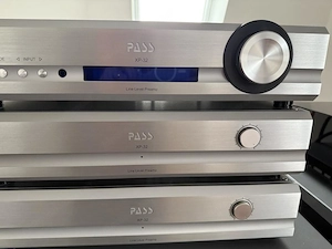 Pass Labs XP 32  (We are a Hi-Fi Store. Visit Our web : www.stereotecnica .com )