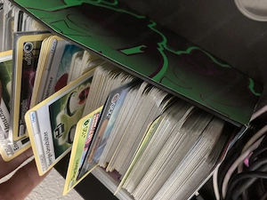 Box voll mit Pokémon Karten  Bild 3