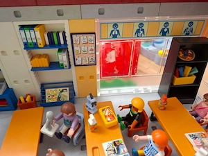 Playmobil Schule und Turnhalle Bild 9