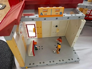 Playmobil Schule und Turnhalle Bild 3
