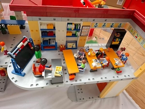 Playmobil Schule und Turnhalle Bild 8