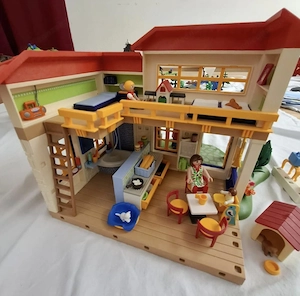Playmobil Ferienhaus und Café Bild 11