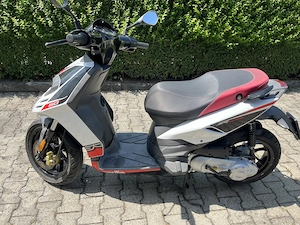 Aprilia SR Motard 50 zu verkaufen