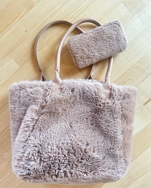 Handtasche mit Geldbeutel in braun Fellimitat   Bild 2