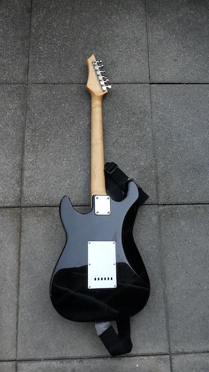 E-Gitarre mit Tasche Bild 2