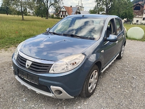 Dacia Sandero DCI Kleinwagen Bild 2