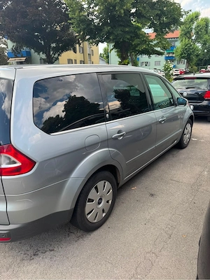 Ford Galaxy Ghia 2.0 TDCI Bild 4