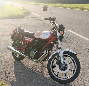Yamaha XS 750 Bild 4