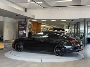 Mercedes-Benz E 300 Bild 4