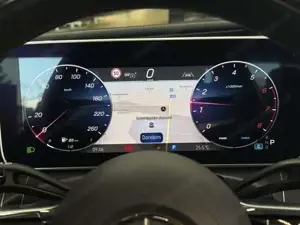 Mercedes-Benz E 300 Bild 16