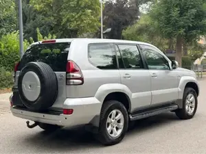 Toyota Landcruiser 3.0D NUR 169.000 KM TÜV NEU 8 Sitzer Bild 5