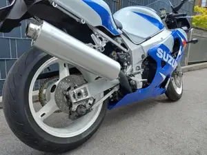 Schöne Suzuki GSX R 600 Bild 3