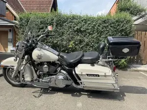 Harley Davidson Police FLHP Bild 4