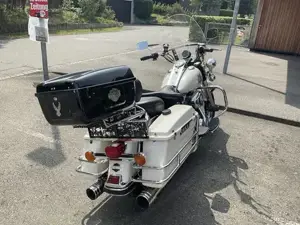 Harley Davidson Police FLHP Bild 2
