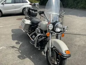 Harley Davidson Police FLHP Bild 3