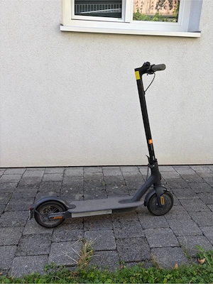 Xiaomi Mi Electric Scooter | Top Zustand | Verhandlungsbasis Bild 4