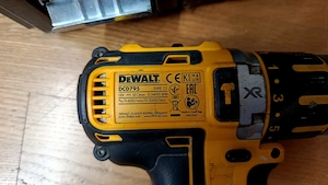 Dewalt DCD 795, Akku Schlagbohrmaschine Bild 2