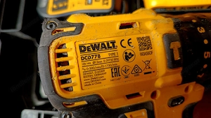 Dewalt DCD 778 Schlagbohrmaschine Bild 3