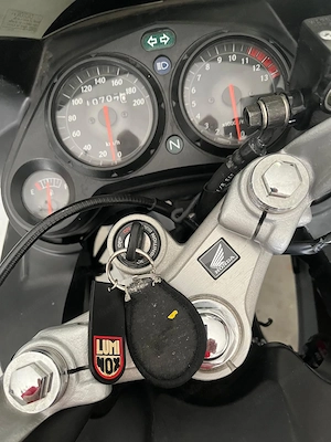Honda CBR 125R | Top Zustand | Nur 10.700 km | Perfekt für Anfänger Bild 4