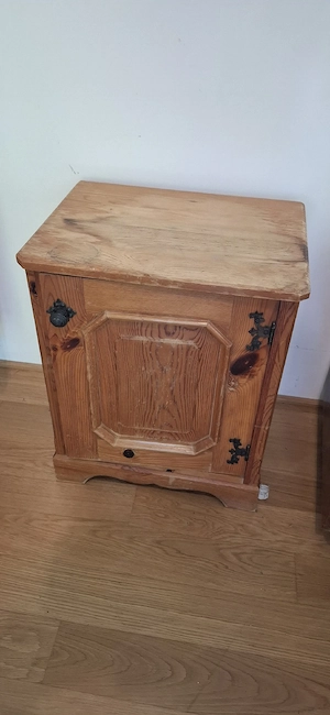 Nachtkästchen
