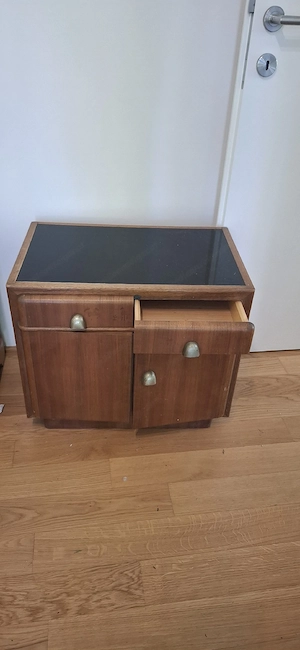 Nachtkästchen Bild 2