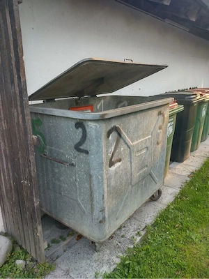 Müllcontainer Container Metall Bild 2