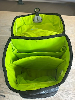 Ergobag Schultasche mit Federschachteln und Kletties Bild 3