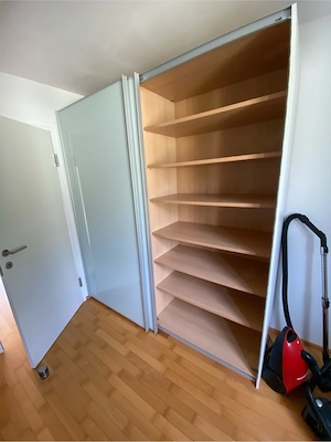 Kleiderschrank mit Schiebetür 222 x 200 x 67cm Bild 2